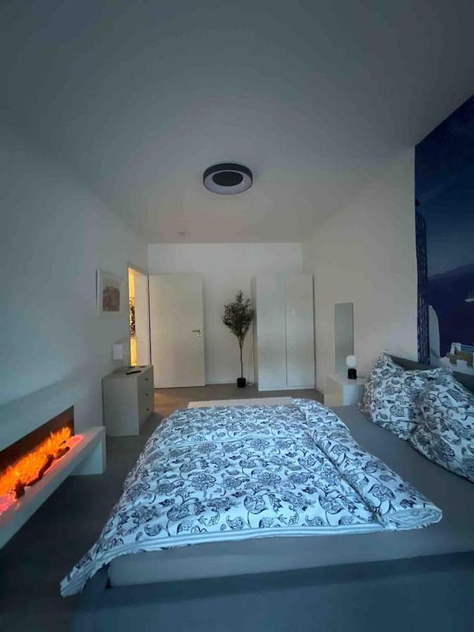 Luxurioeses Apartment,Neubau, 4 Personen, Parkplatz, Griechischer Stil Bochum Eksteriør bilde